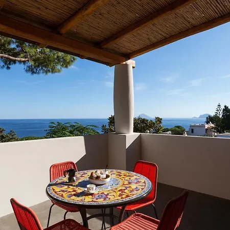 アパートホテル Frangimare La Segreta 4*