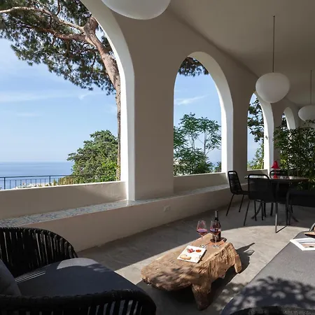 アパートホテル Frangimare La Segreta 4*